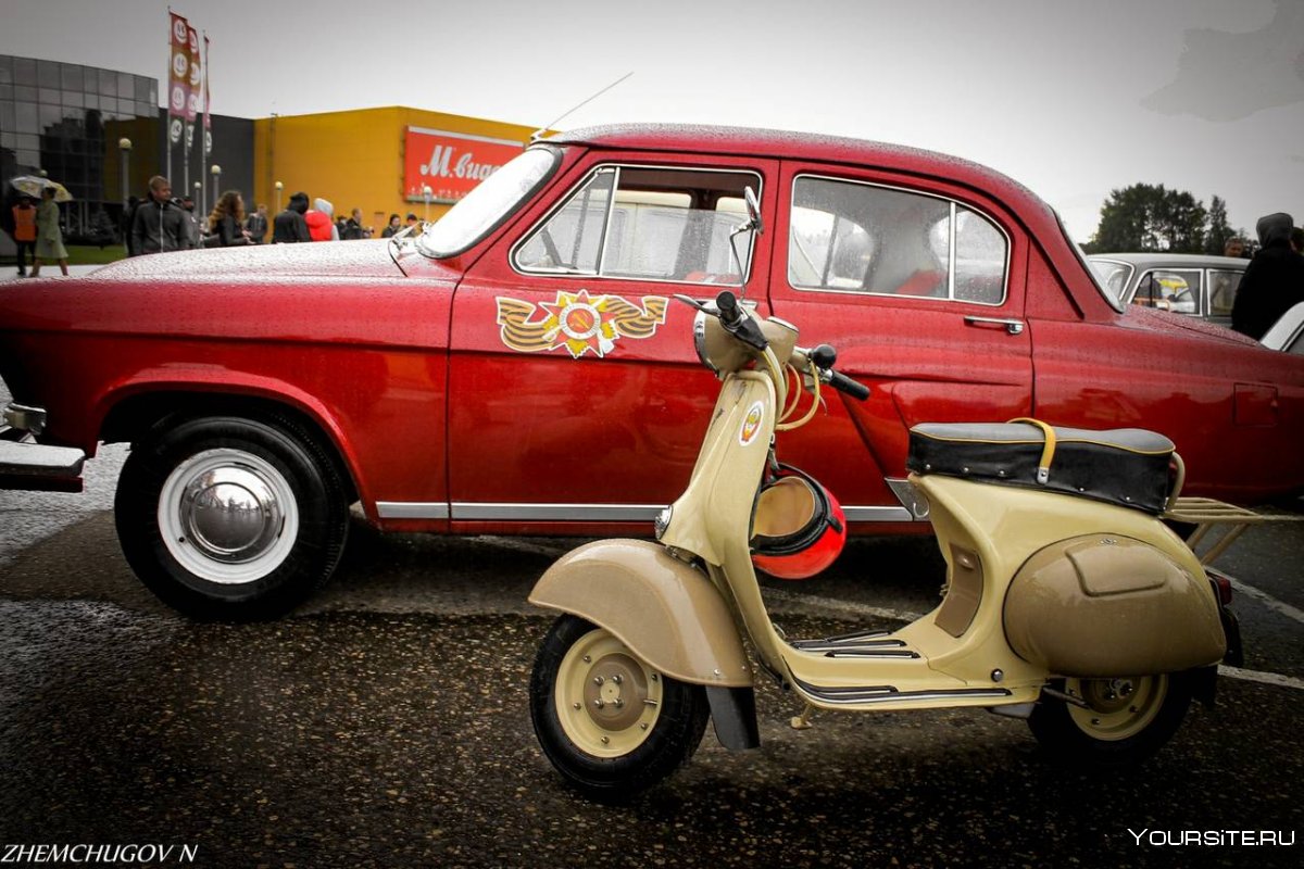 Советские автомобили и мотоциклы