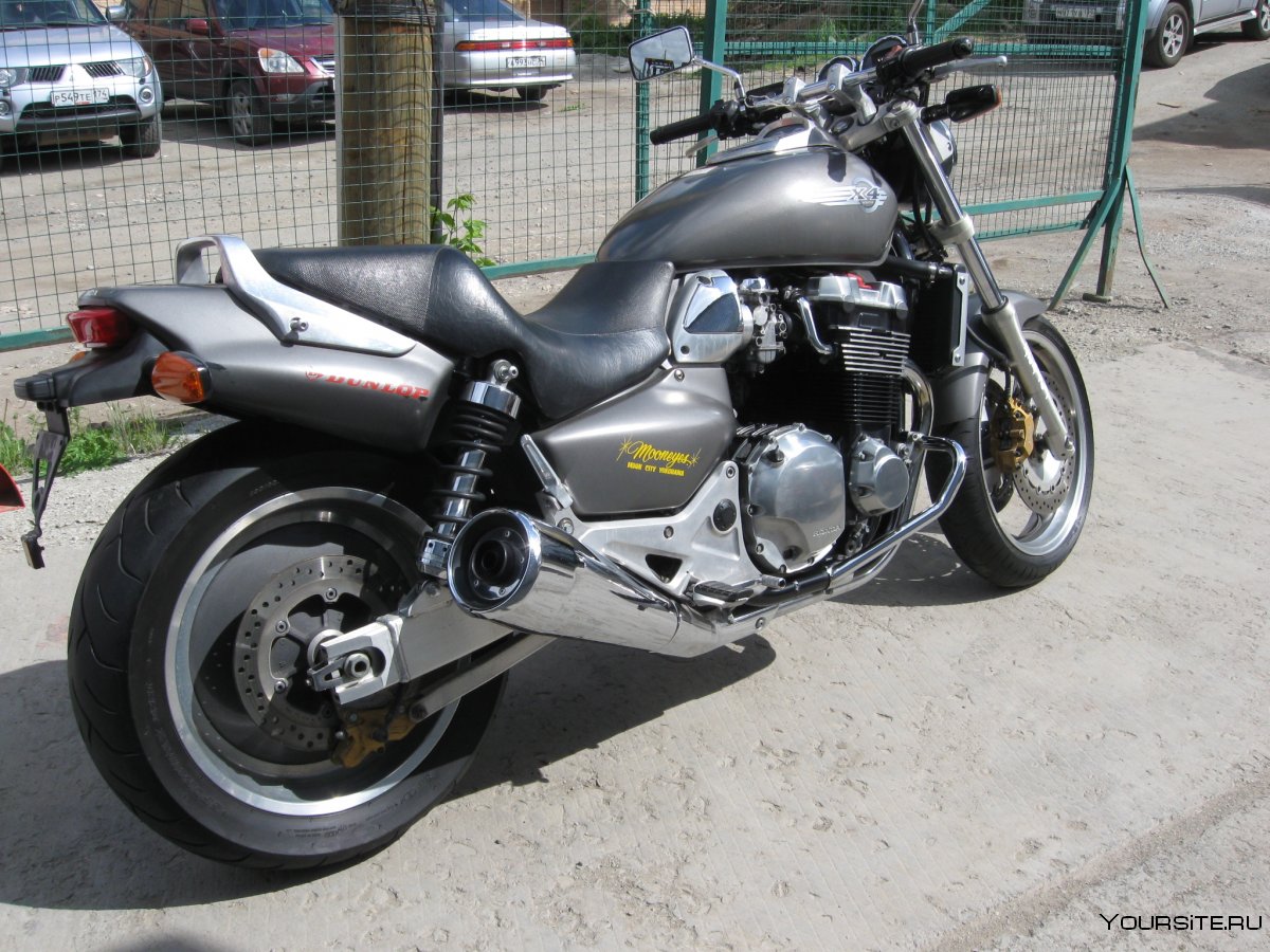 Мотоцикл Honda x4