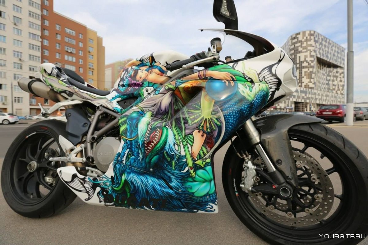 Мотоцикл Сузуки камуфляж