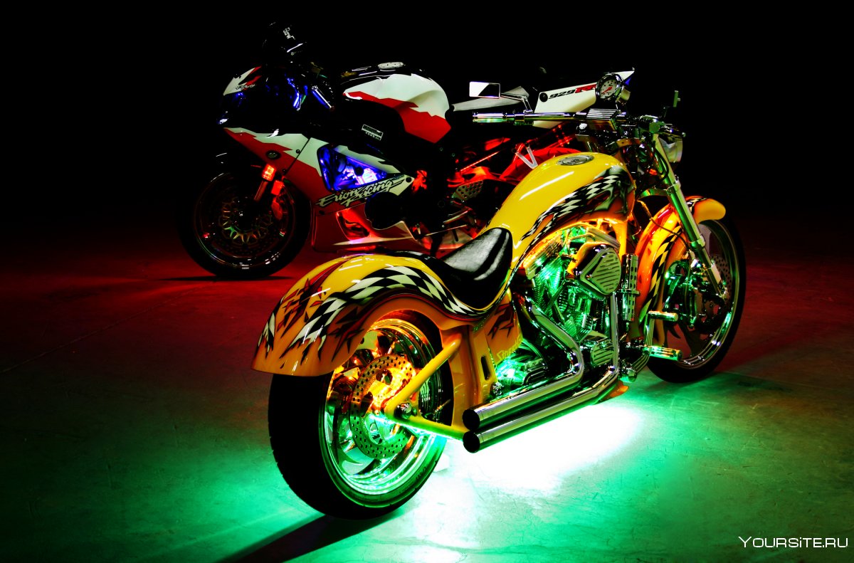 Мотоцикл с неоновой подсветкой