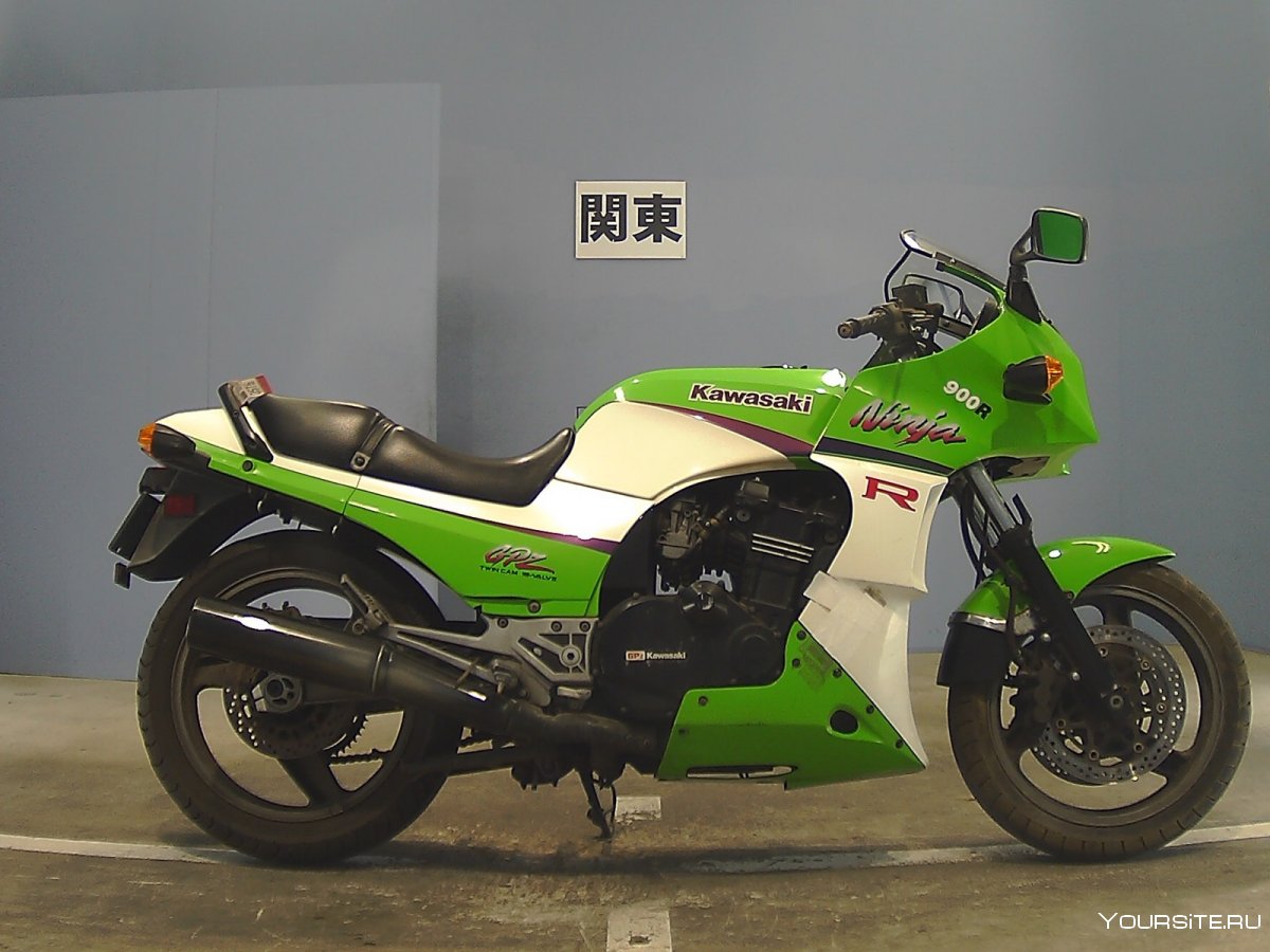 Японский мотоцикл Кавасаки v