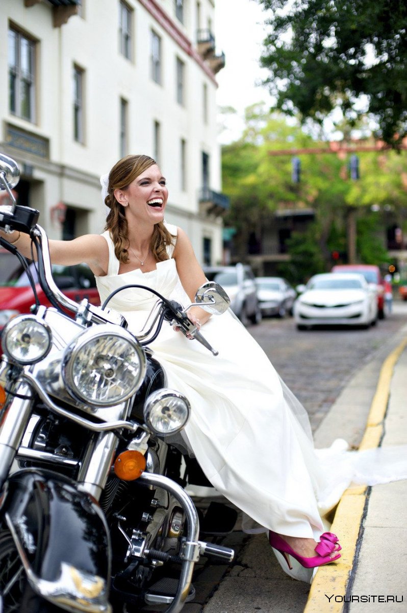 Свадебное платье для мотоцикла