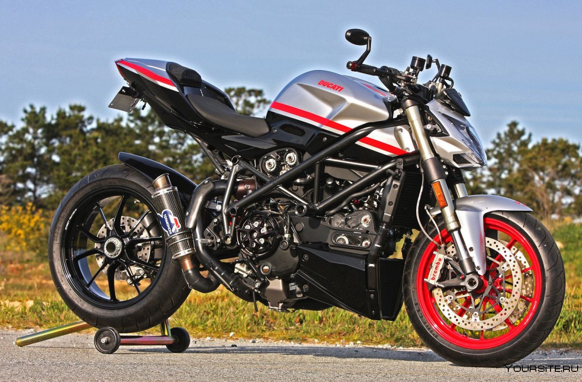 Мотоцикл Ducati Streetfighter