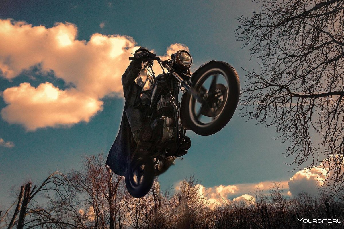 Мотоцикл в небе
