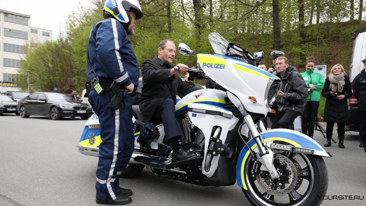Немецкие полицейские на мотоциклах