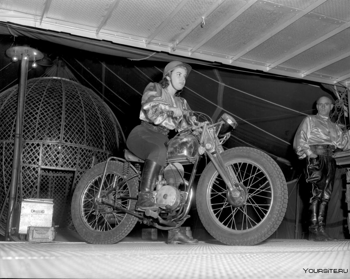 Мотоцикл цирк