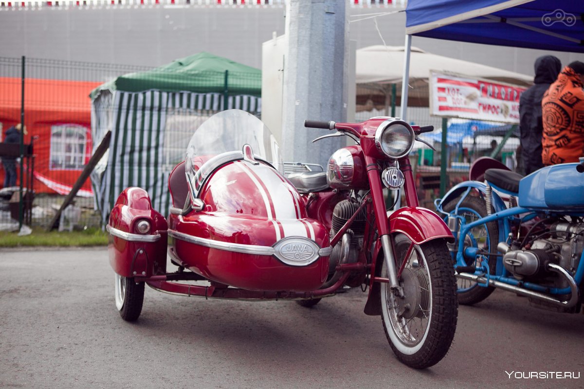 Мотоцикл Урал с коляской ретро 2014