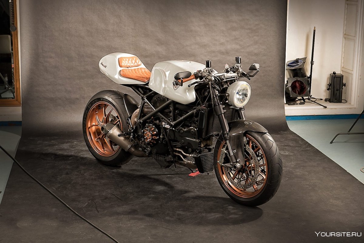 Ducati Monster 1100 EVO Custom