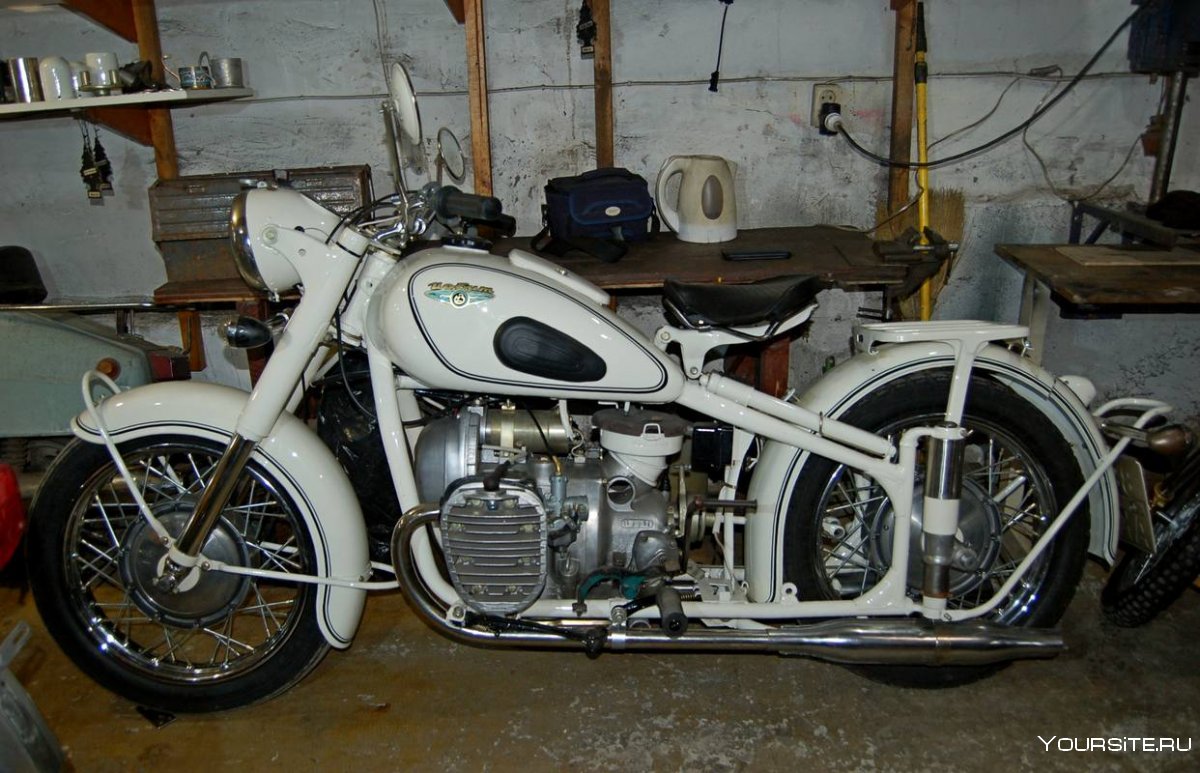 Мотоцикл Ирбит м 61