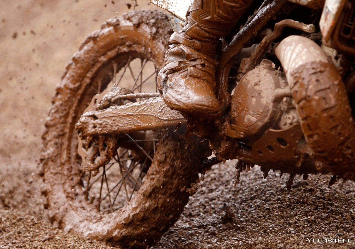 Эндуро мотоциклы в грязи
