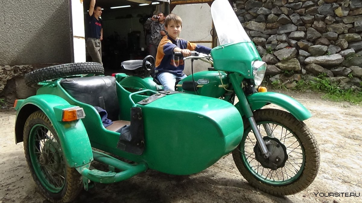 Мотоцикл Урал с коляской ИЖ