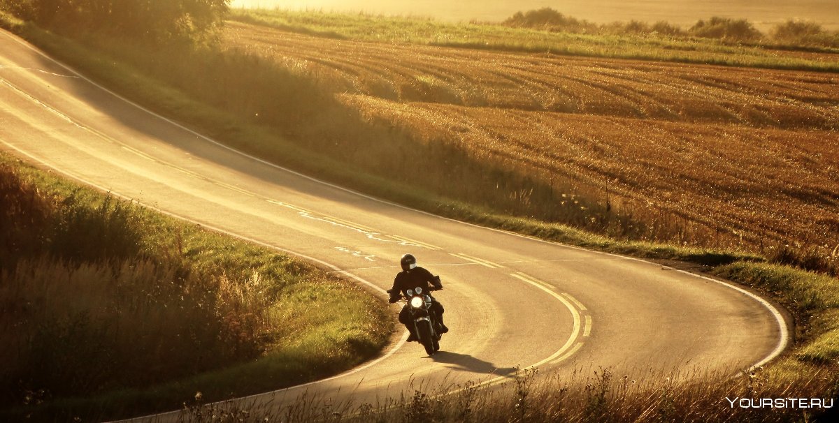 Мотоцикле солнце дорога