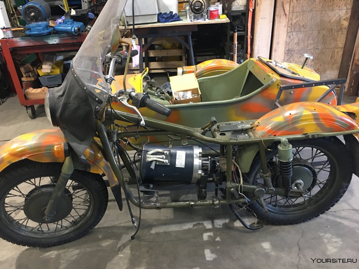 Мотоцикл Урал цвет хаки 303