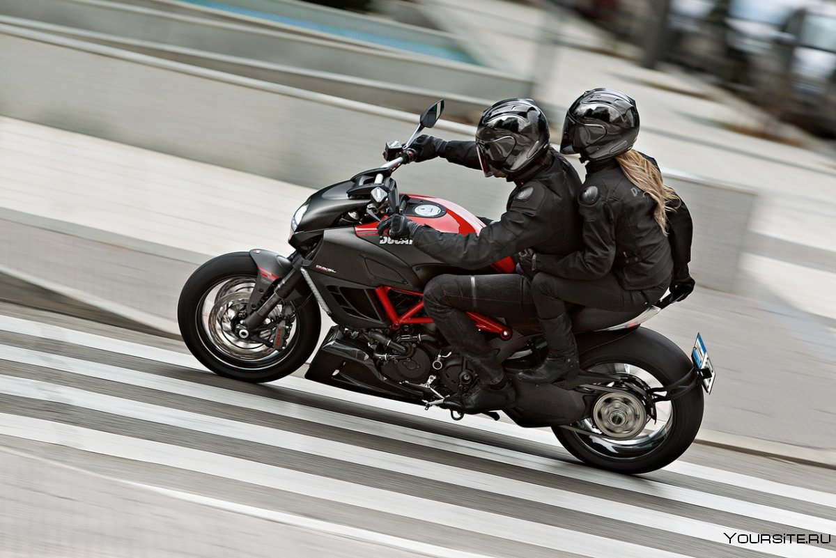 Ducati Diavel Carbon 2013