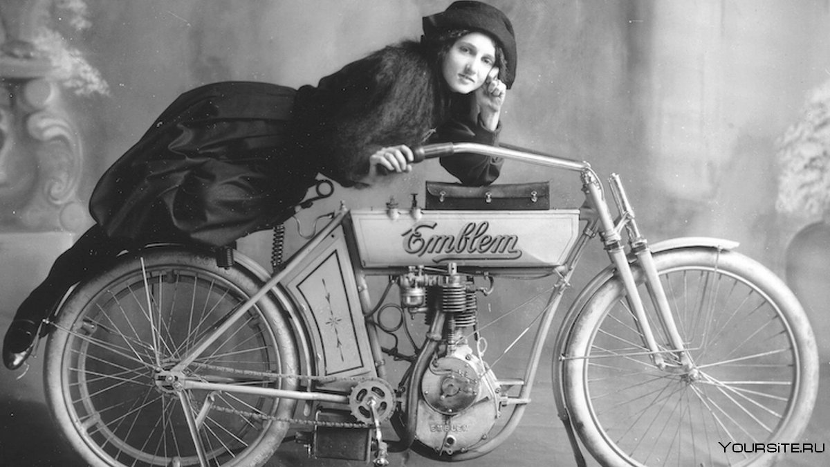 Женщина ретро мотоцикл