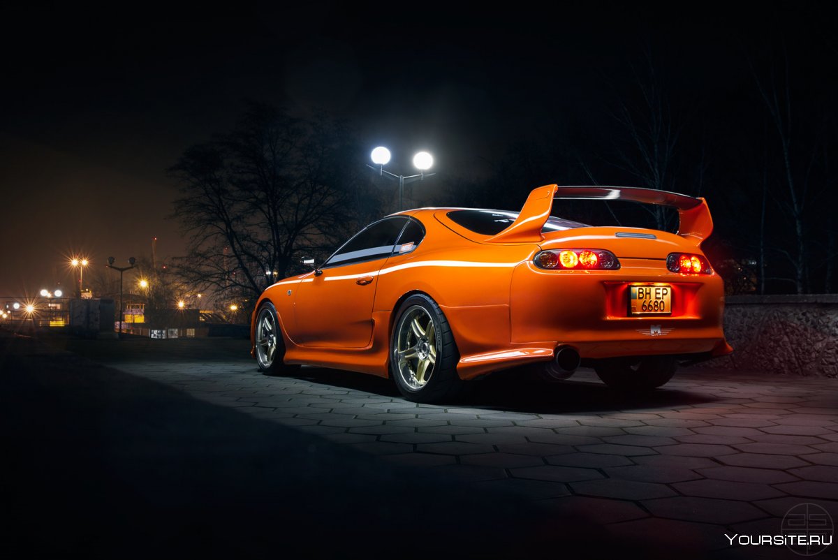 Toyota Supra 60 ночь оранжевая
