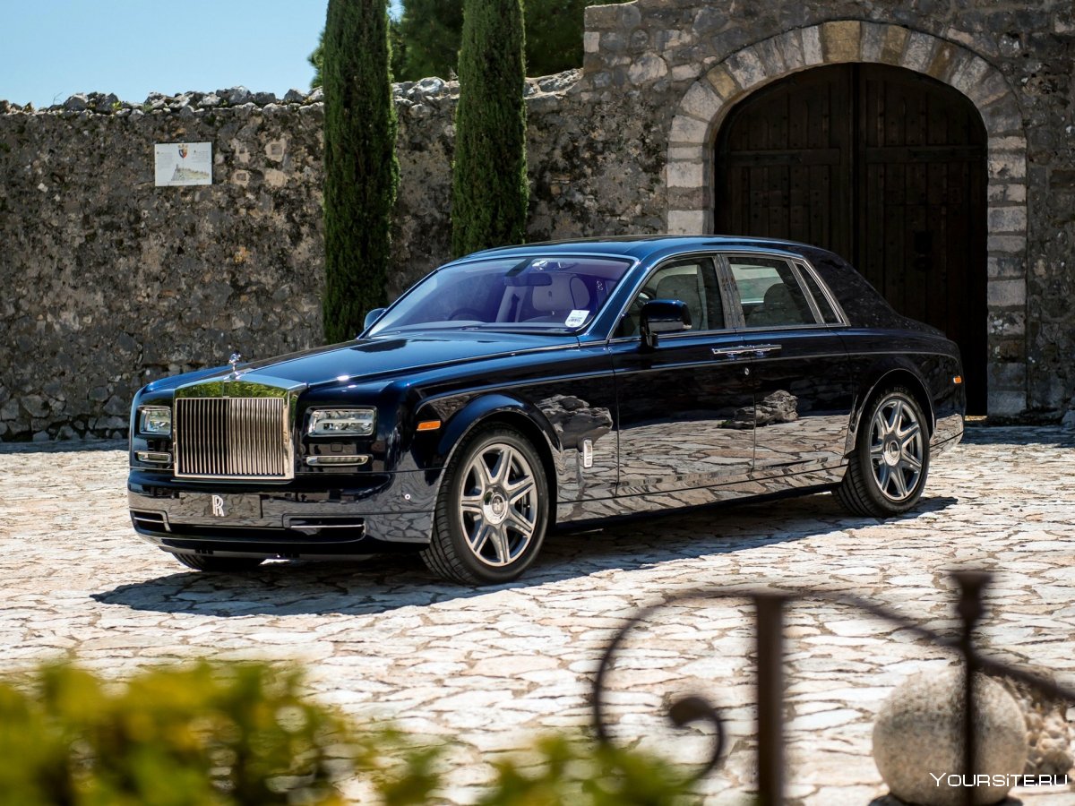 Машина Rolls Royce Phantom