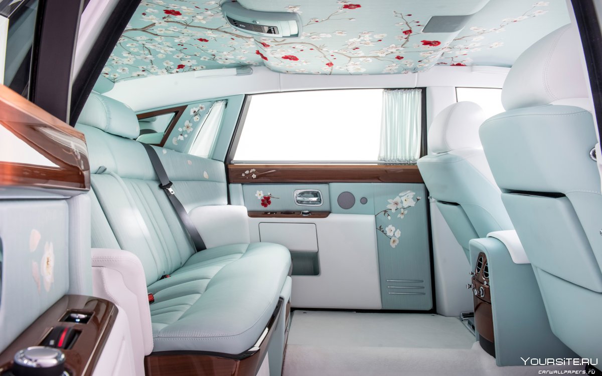 Rolls Royce Phantom 2020 салон
