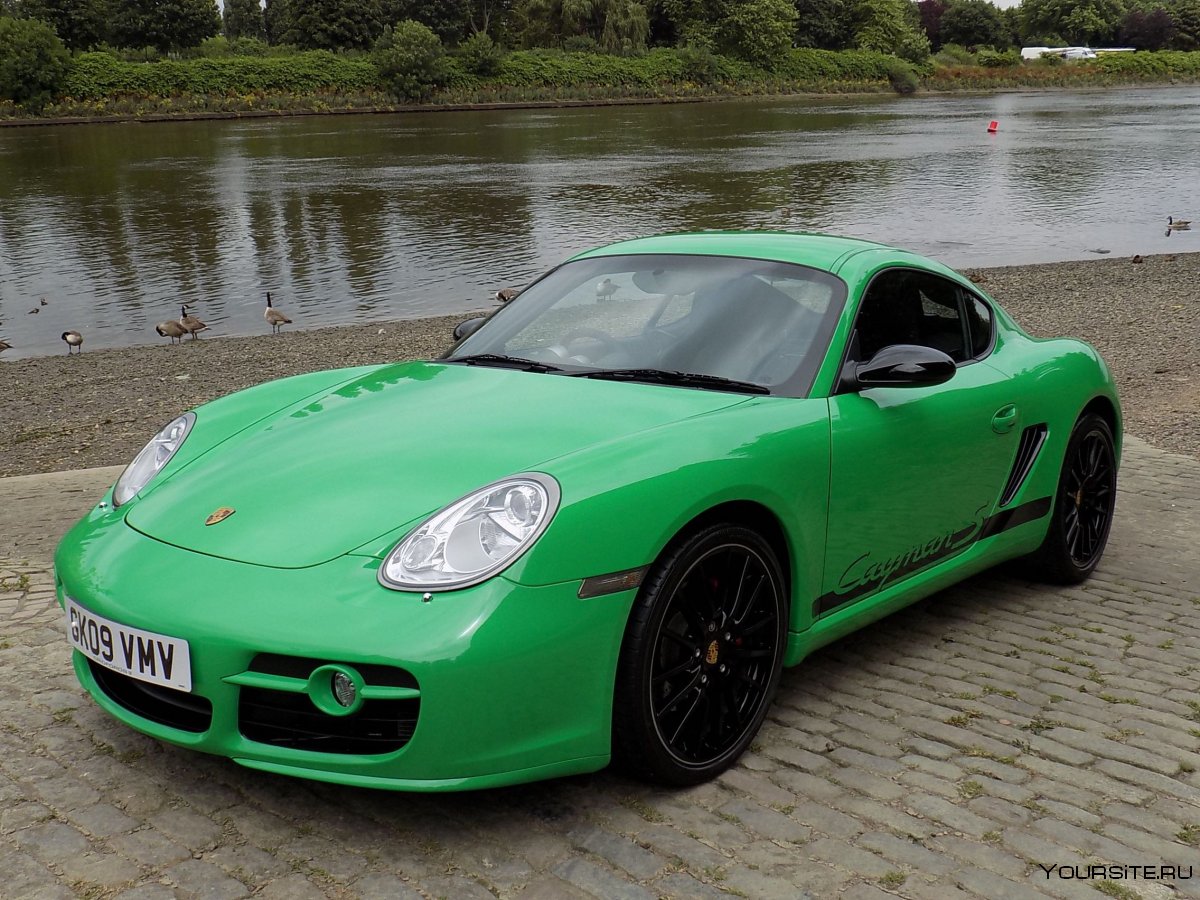 Porsche Cayman зеленый