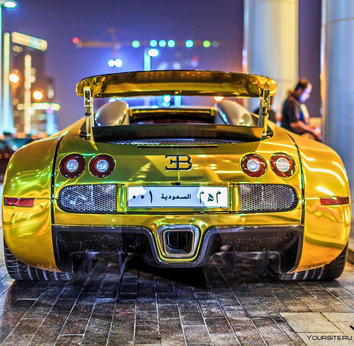 Bugatti Veyron Золотая