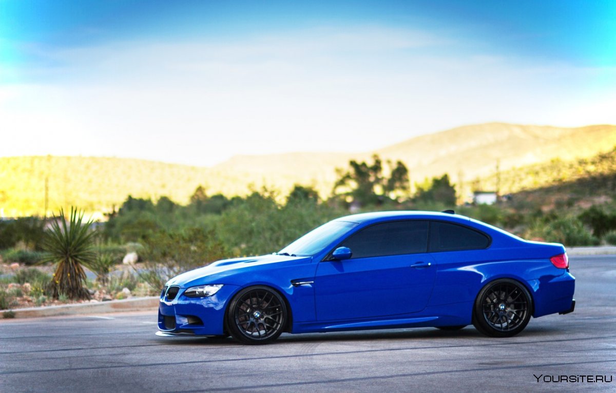 BMW e92 m3 синяя