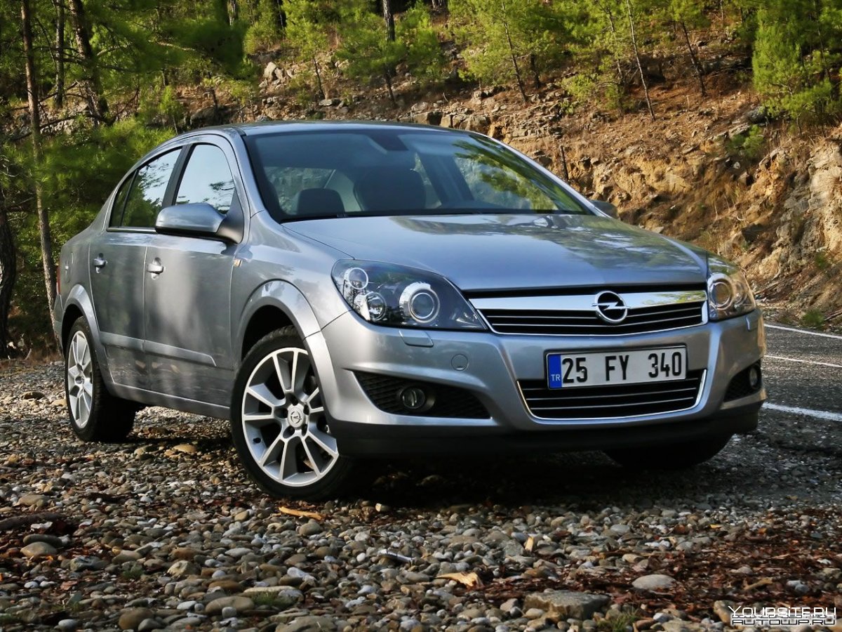Opel Astra h 2012 седан
