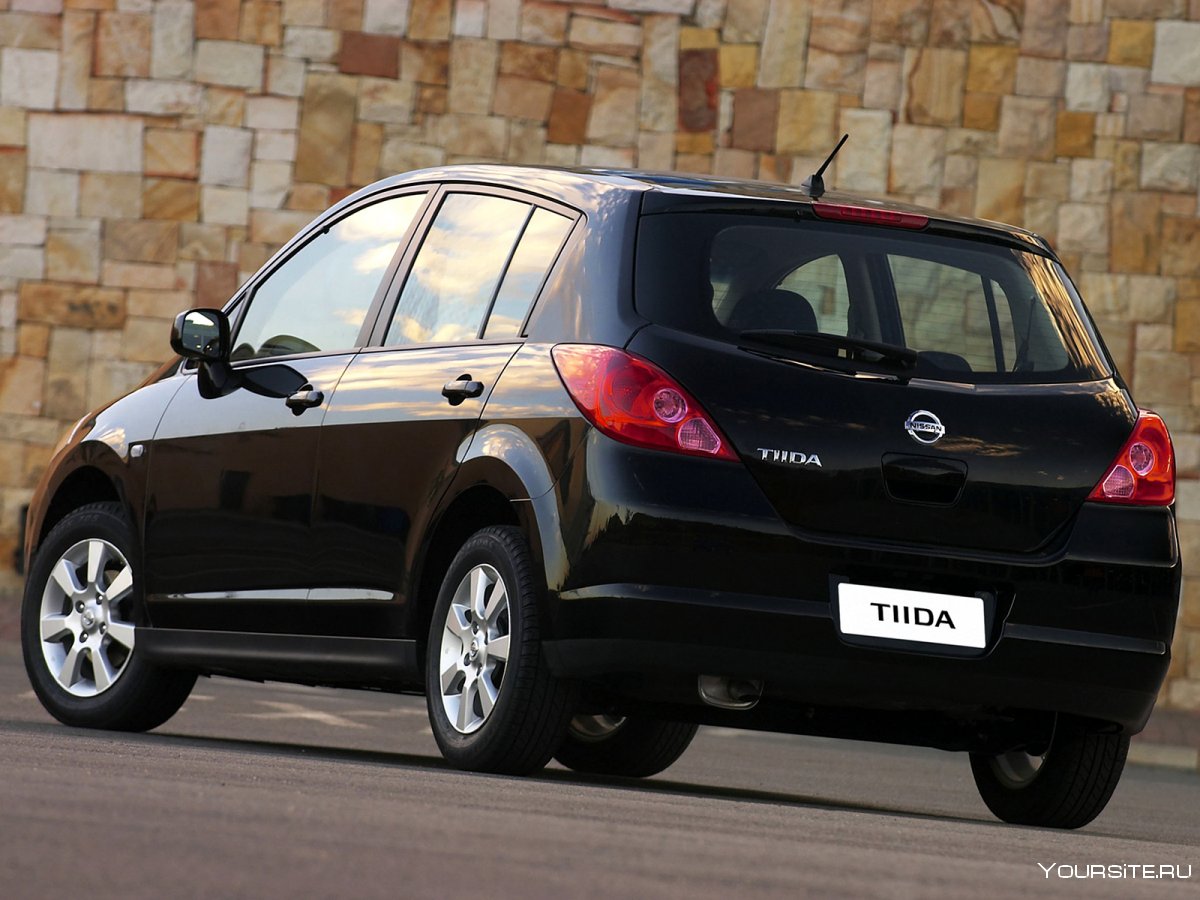 Nissan Tiida 2013 хэтчбек