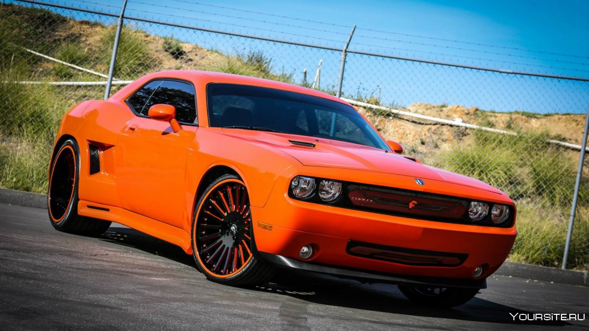 Dodge Challenger оранжевый
