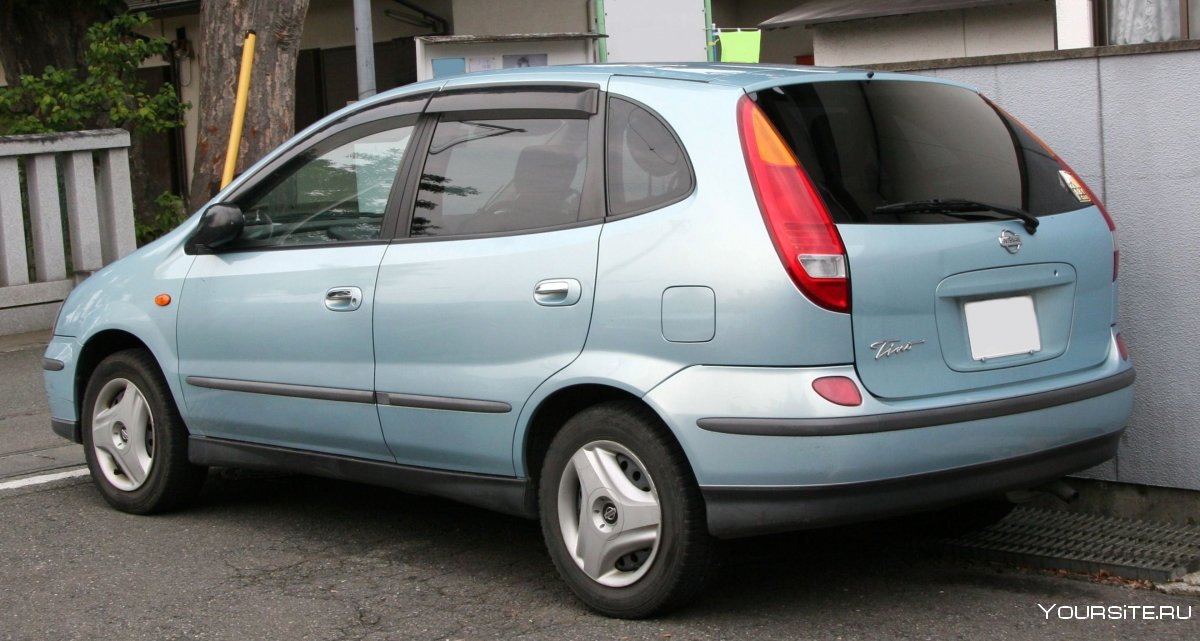 Nissan Almera Tino (v10)