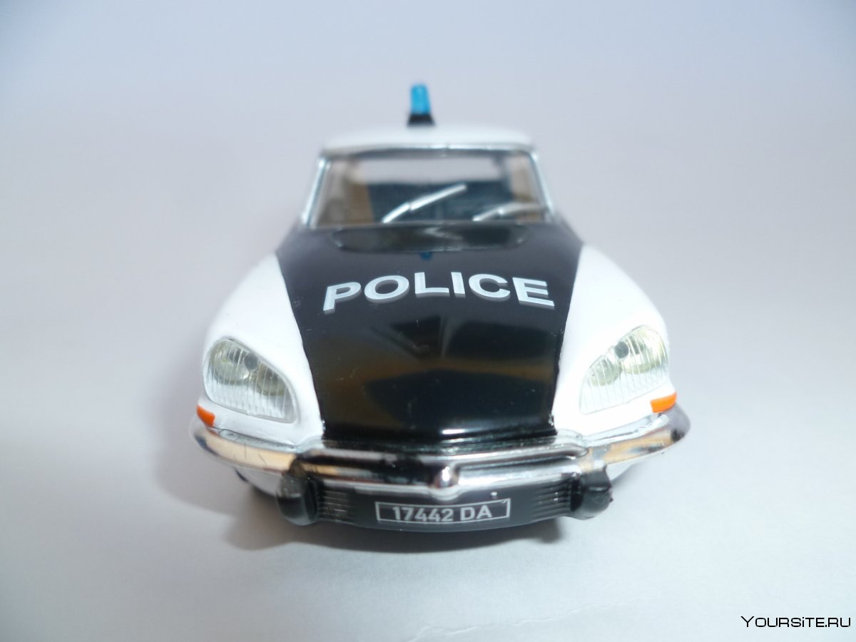 Полицейские машины мира машинки карс