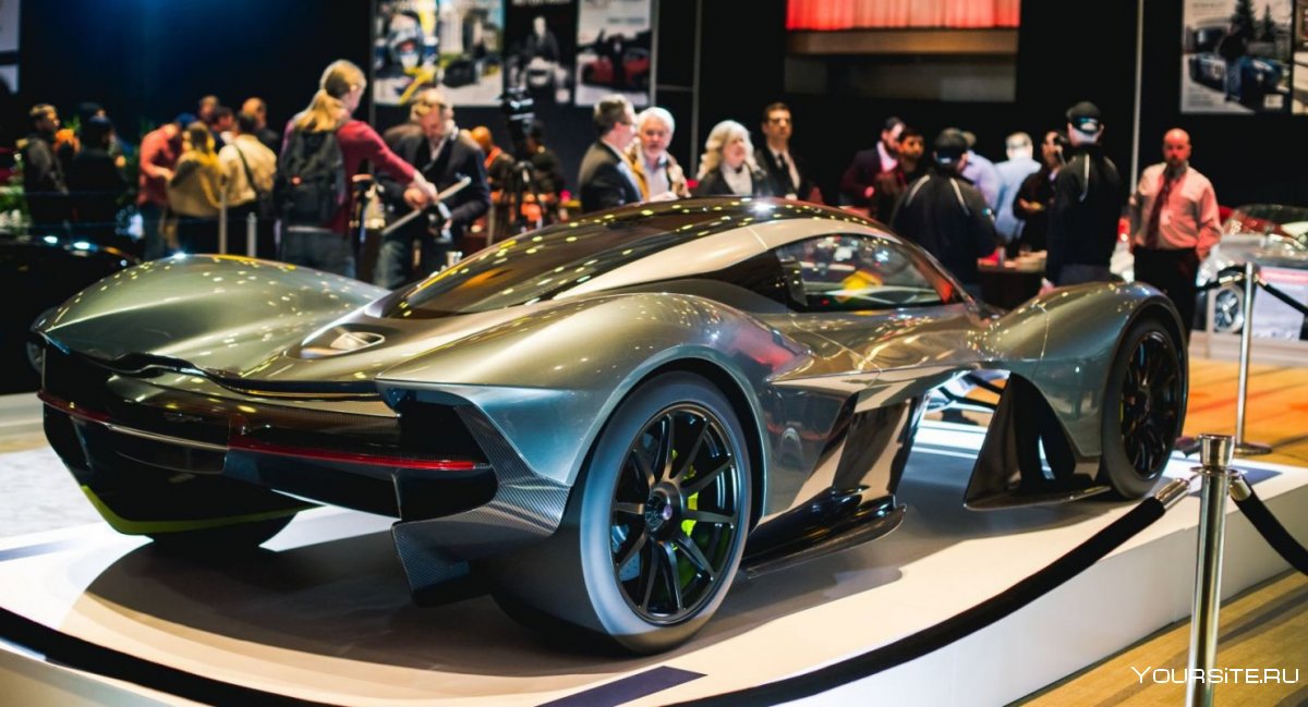 Aston Martin Valkyrie 2021