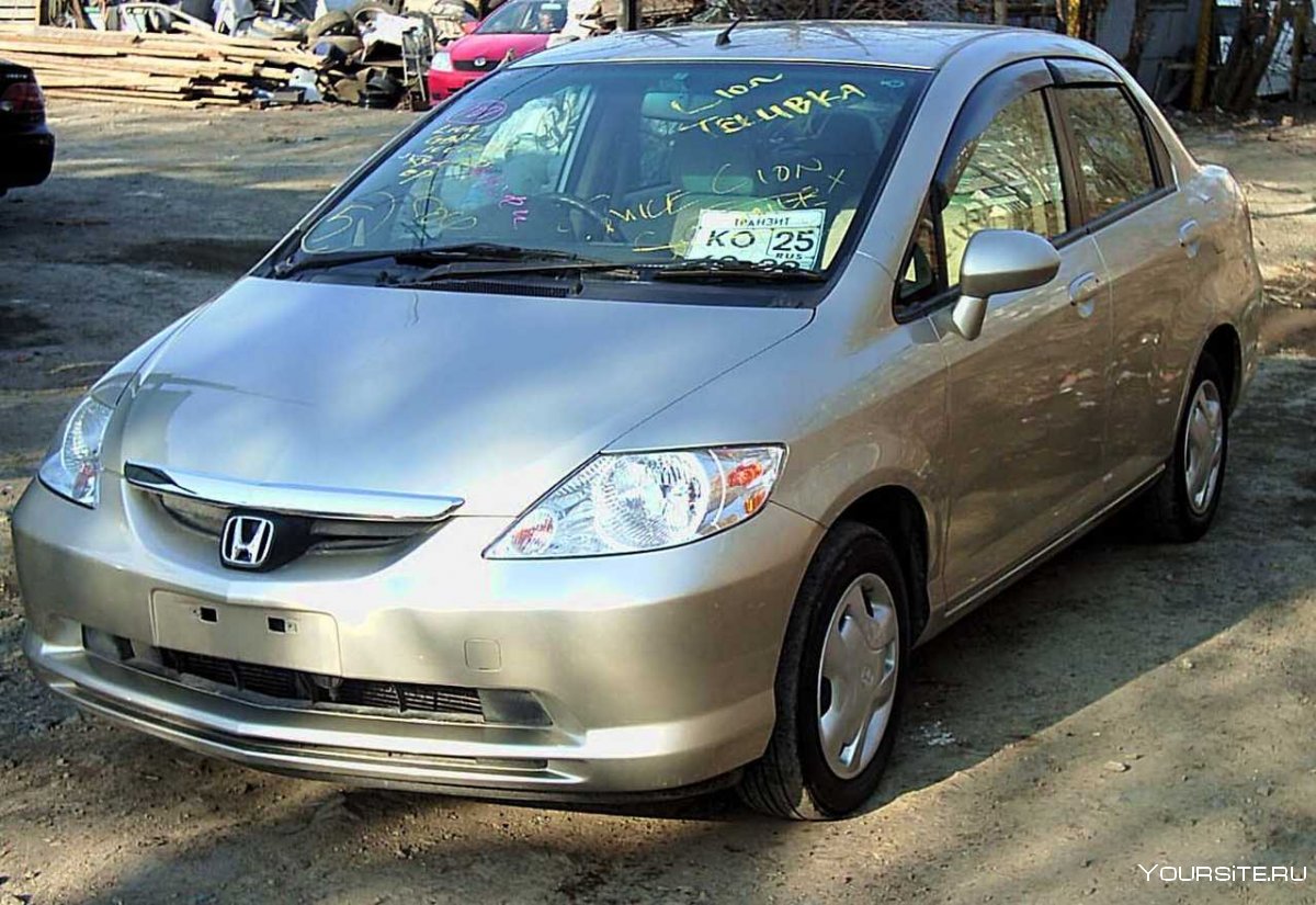 Honda Fit Aria 2015