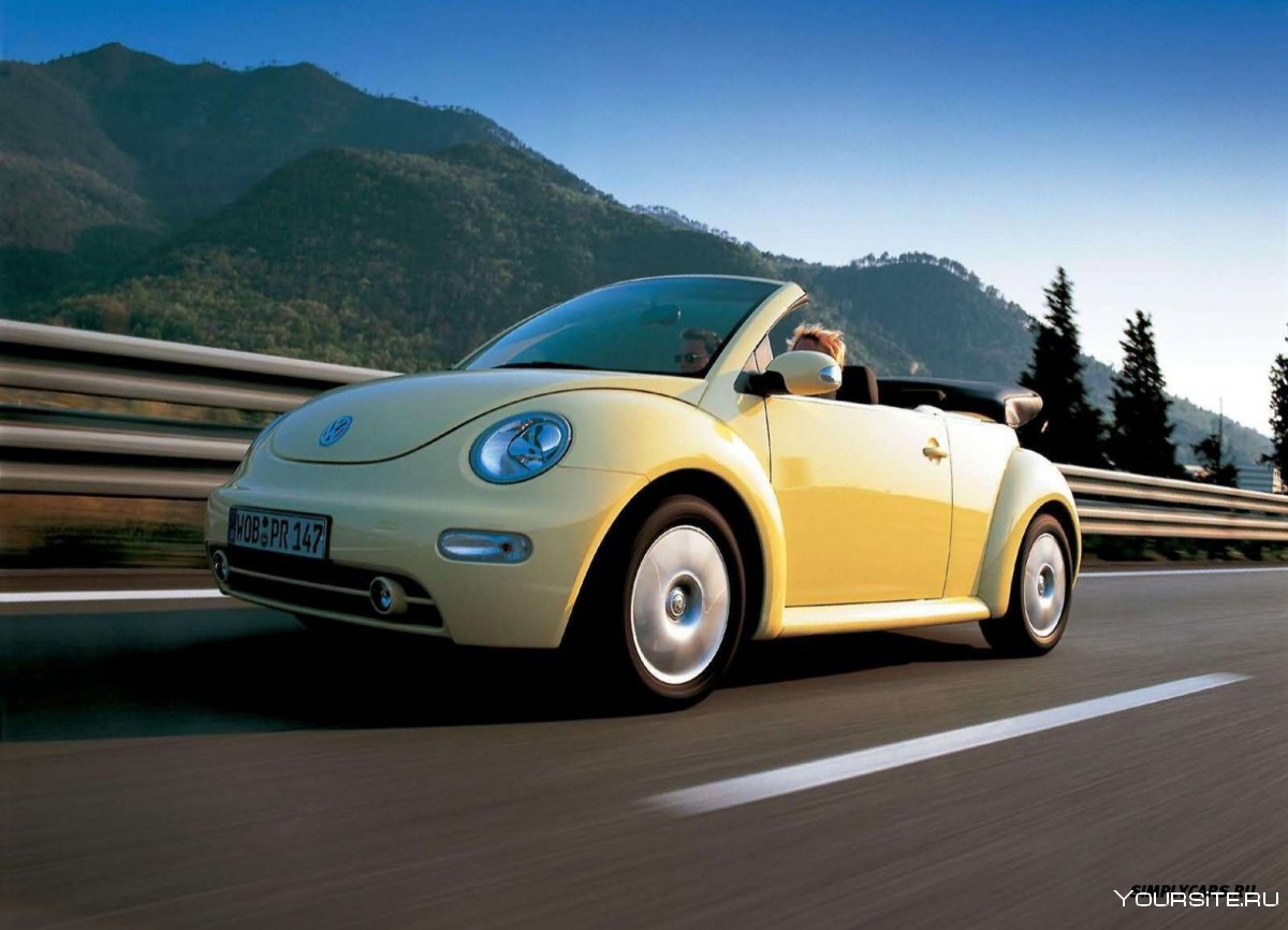 Volkswagen Beetle 2020 желтый
