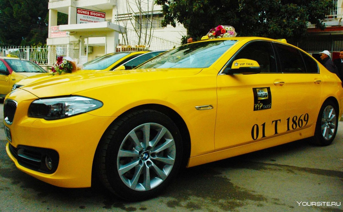 Желтая Полицейская машина