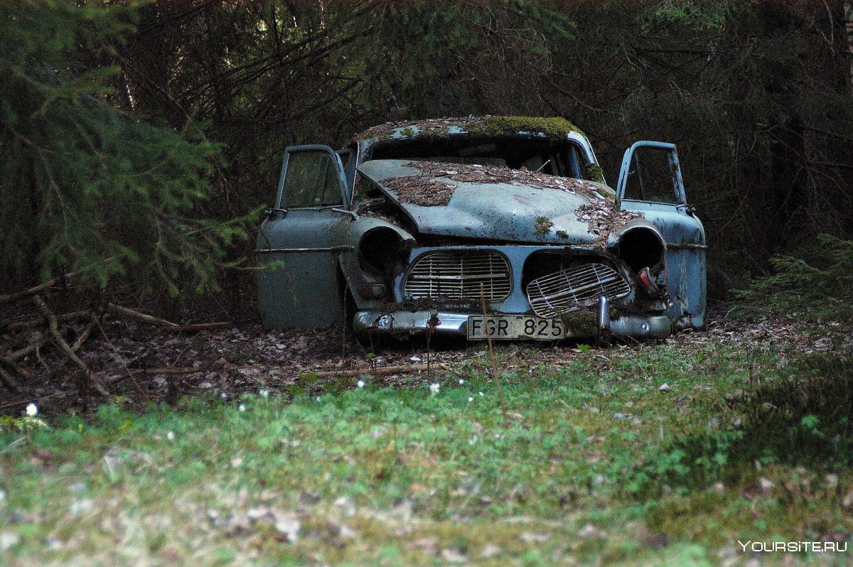 Старые брошенные машины