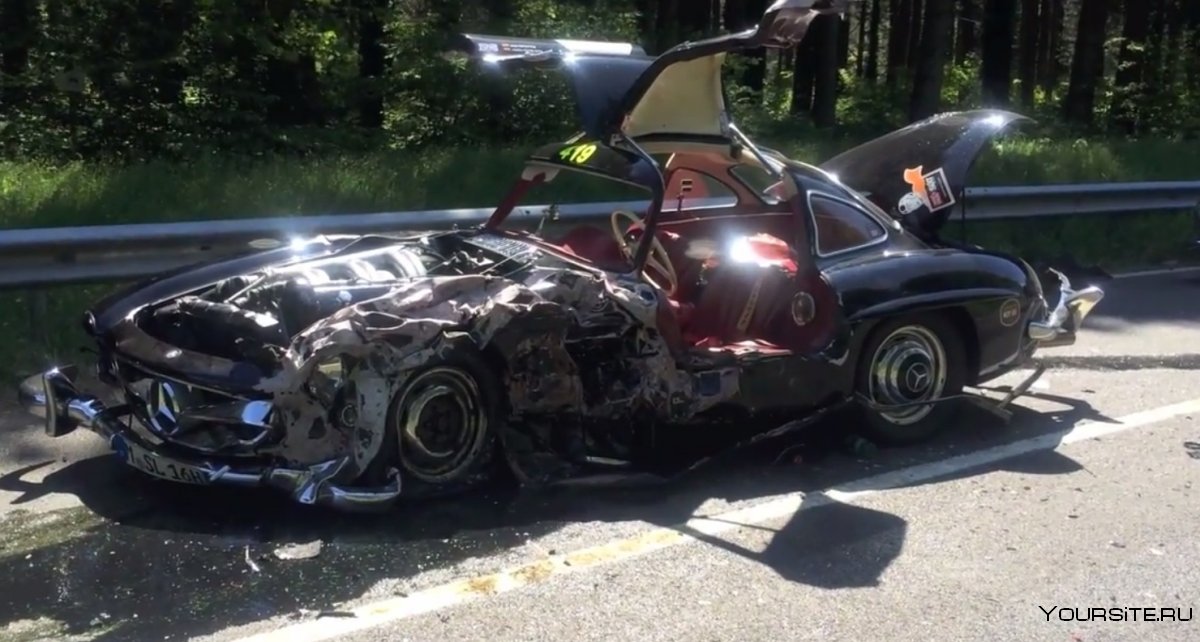 Mercedes 300sl crash
