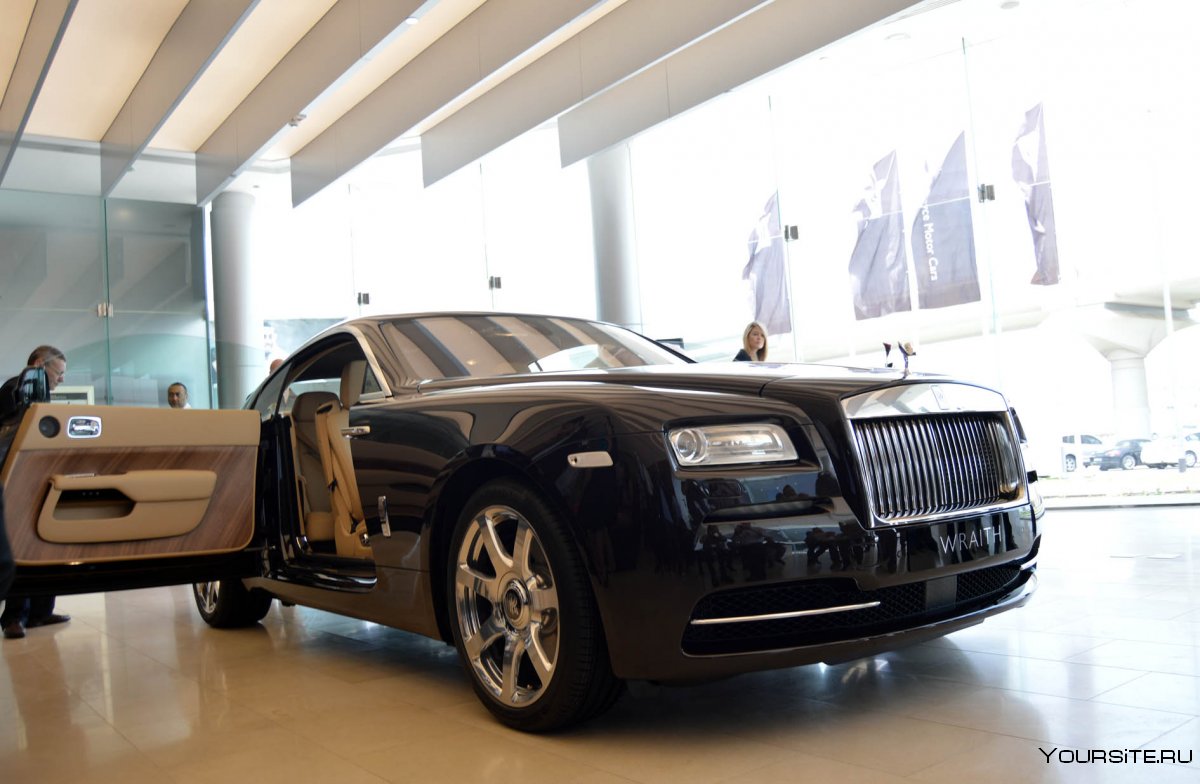 Rolls Royce Phantom черный