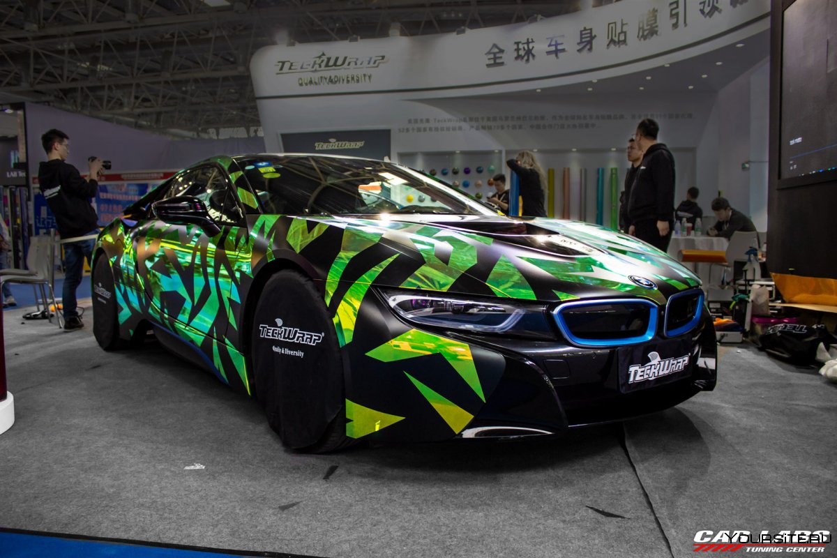 BMW i8 хром зелёная