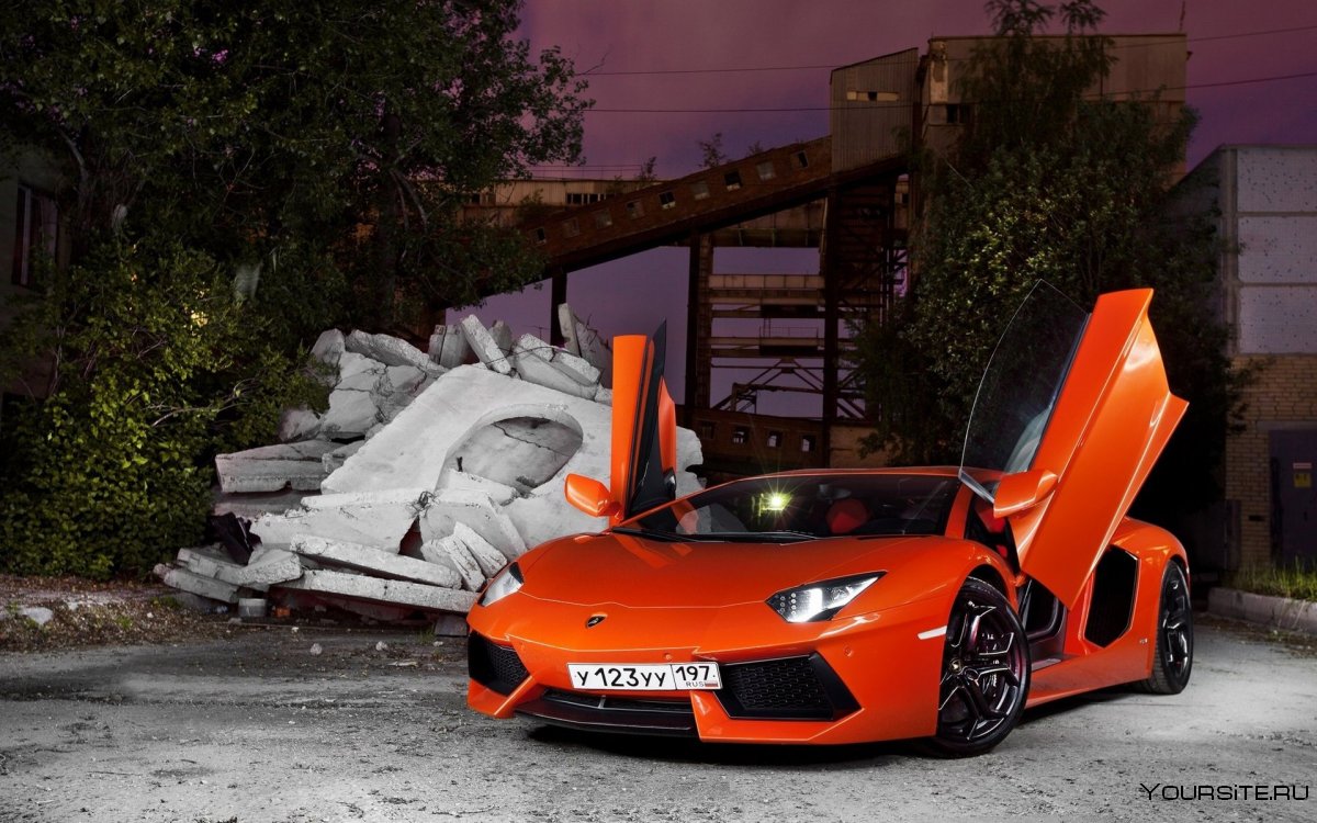 Lamborghini оранжевая 2000