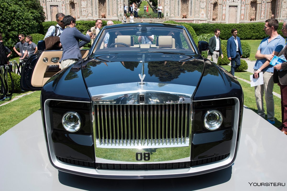 Rolls Royce Phantom и Aurus