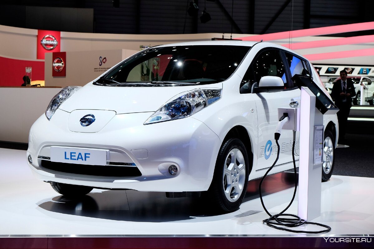 Nissan Leaf электромобиль