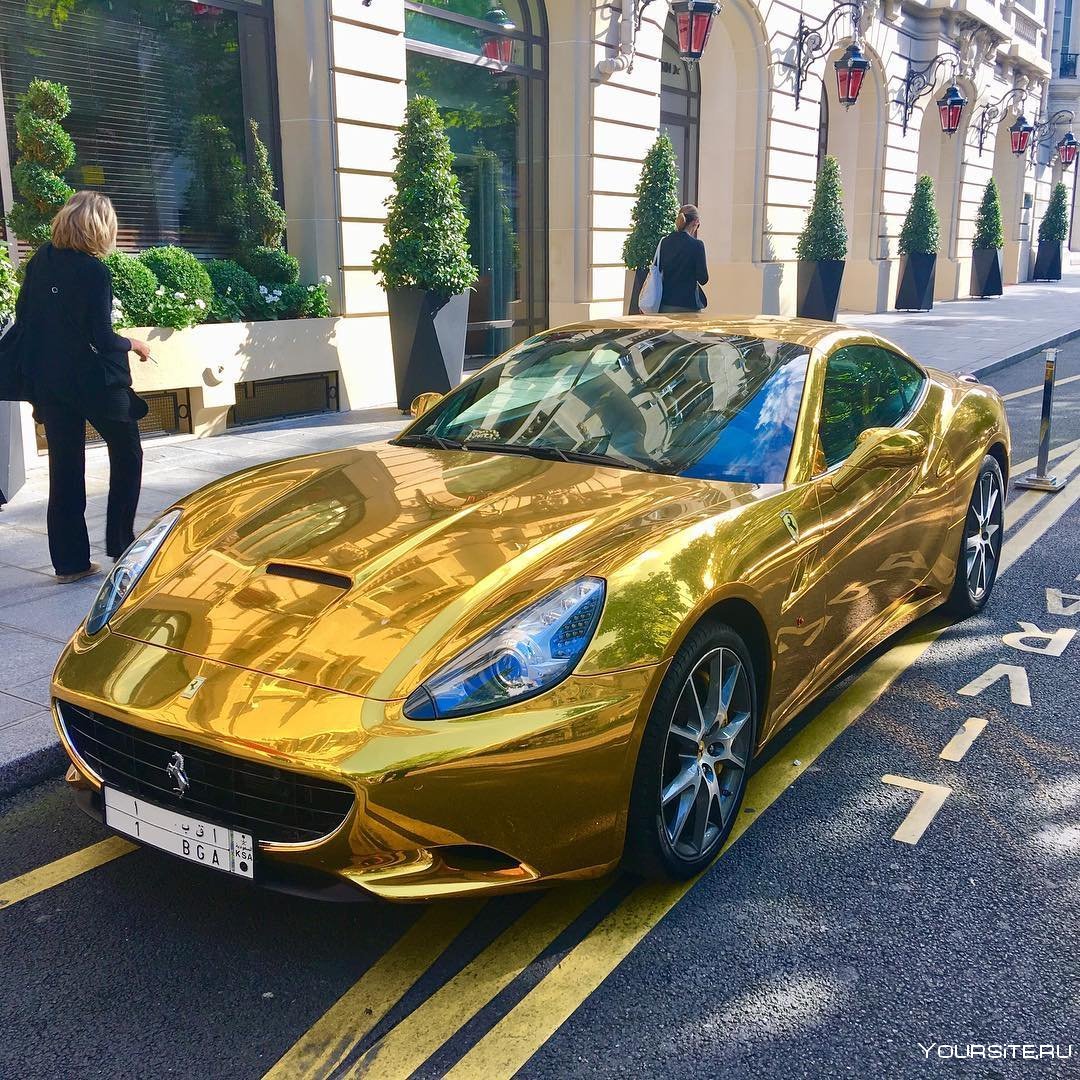Машина из золота