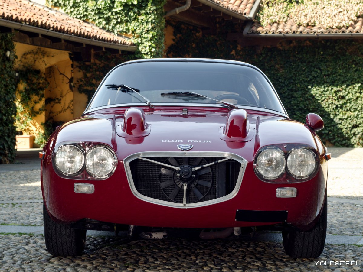 Машина Lancia Stratos