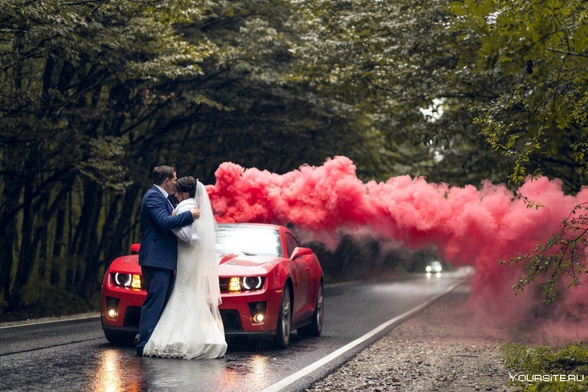 Свадебная фотосессия с цветным дымом
