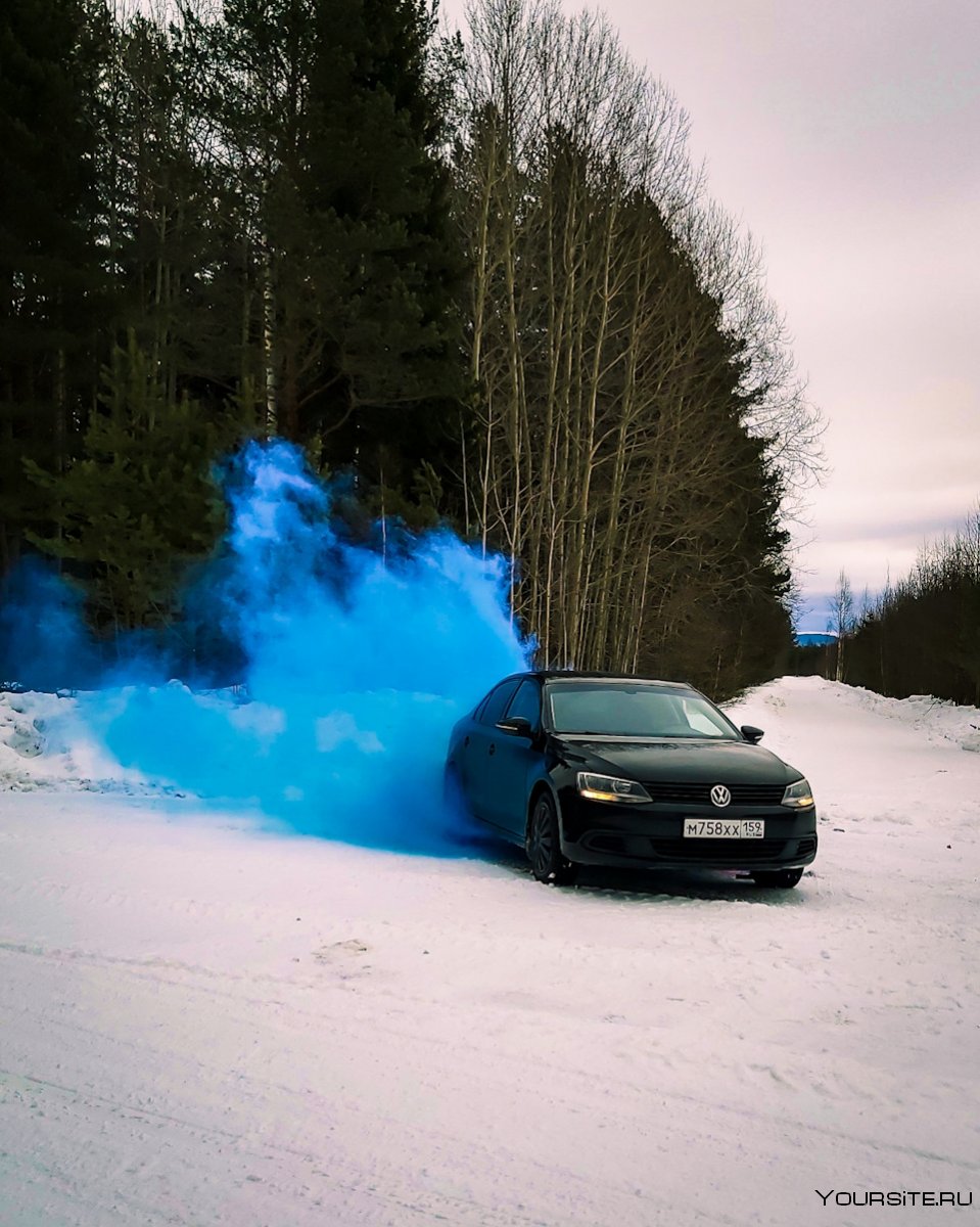 Фотосессия с дымовыми шашками зимой с машиной