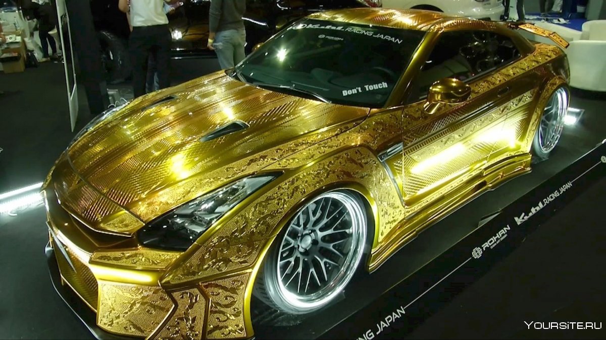 Nissan gt-r r35 золотой