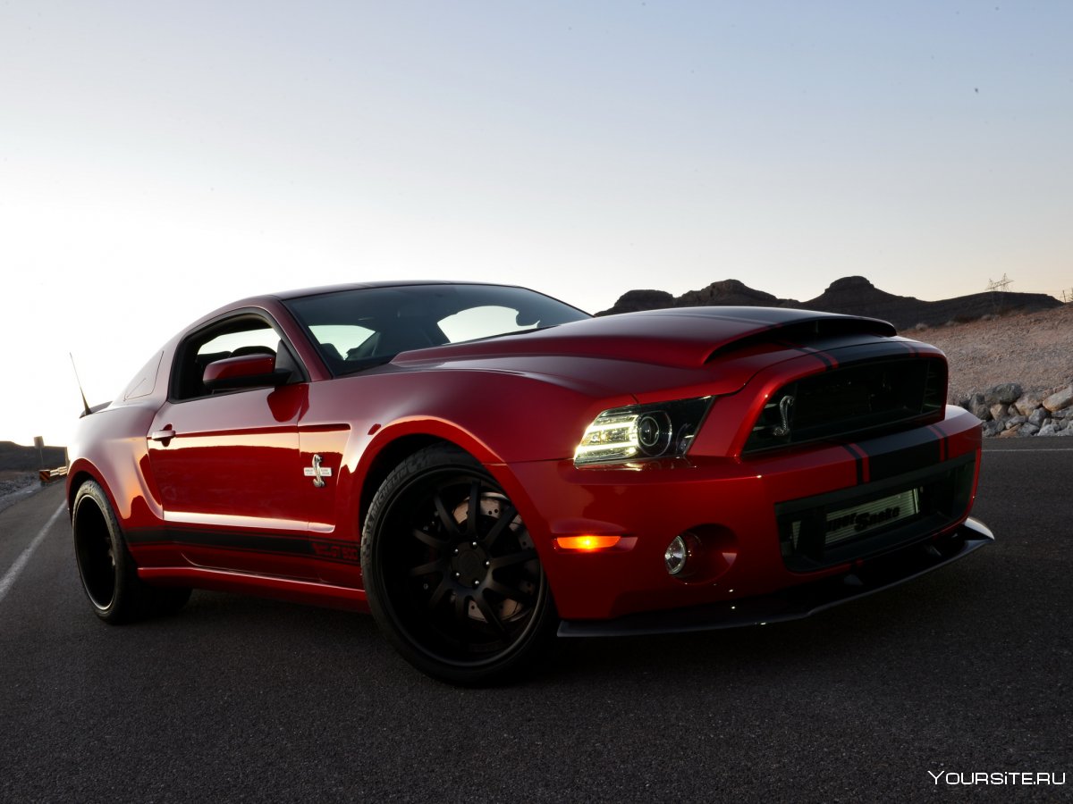 Ford Mustang Shelby gt500 красный