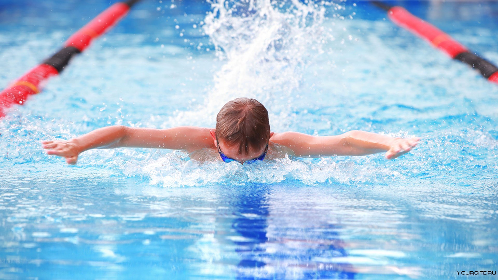 Плавание спортивные группы. Дети в бассейне. Занятия в бассейне для детей. Плавание дети. Мальчик плывет в бассейне.