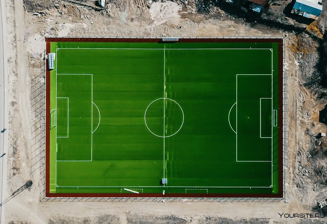 Футбольное поле на доске
