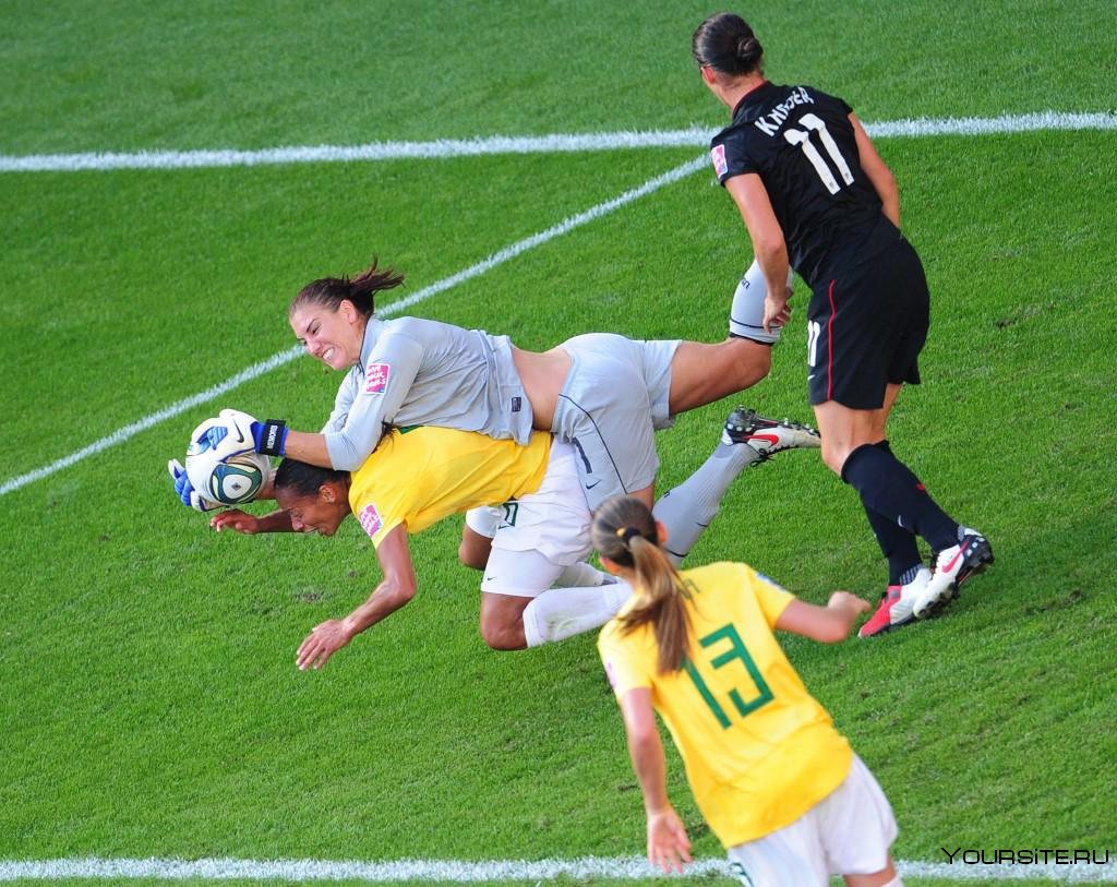 Смешные моменты в женском футболе
